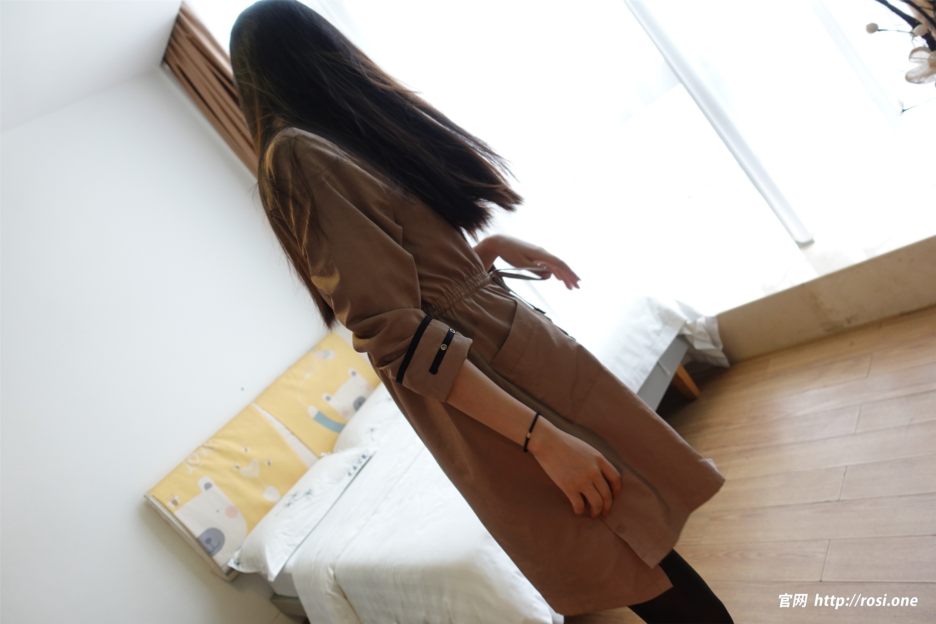 ROSI写真 2022.11.25 NO.4008